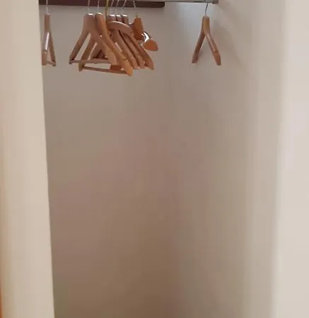 Δωμάτια σε οικογενειακή κατοικία Monolocale